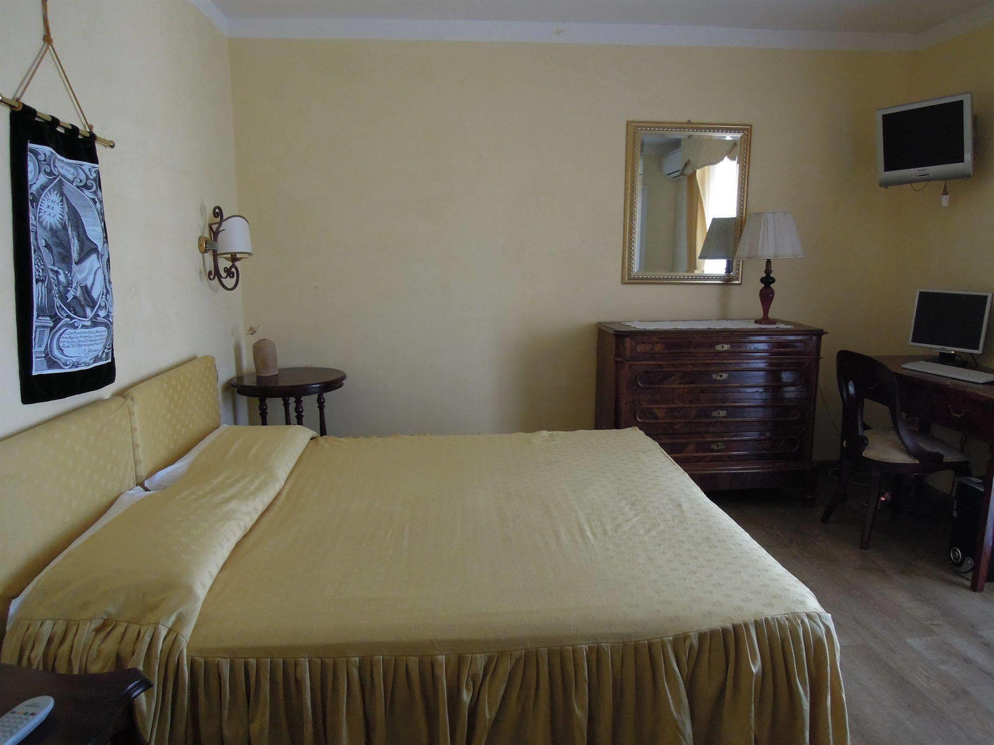Hotel Sant'Agostino Paola Ngoại thất bức ảnh