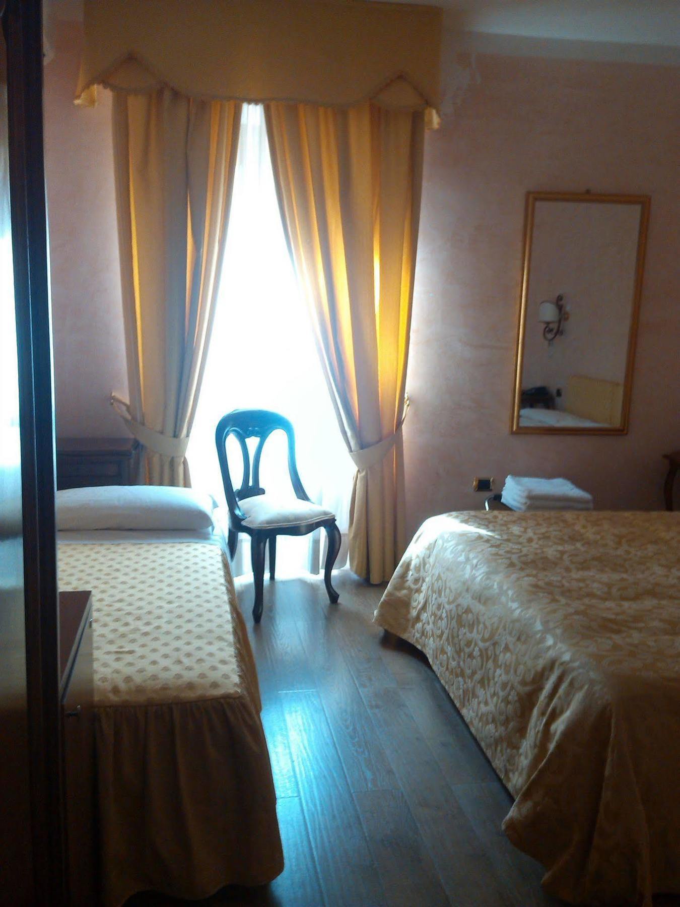 Hotel Sant'Agostino Paola Ngoại thất bức ảnh